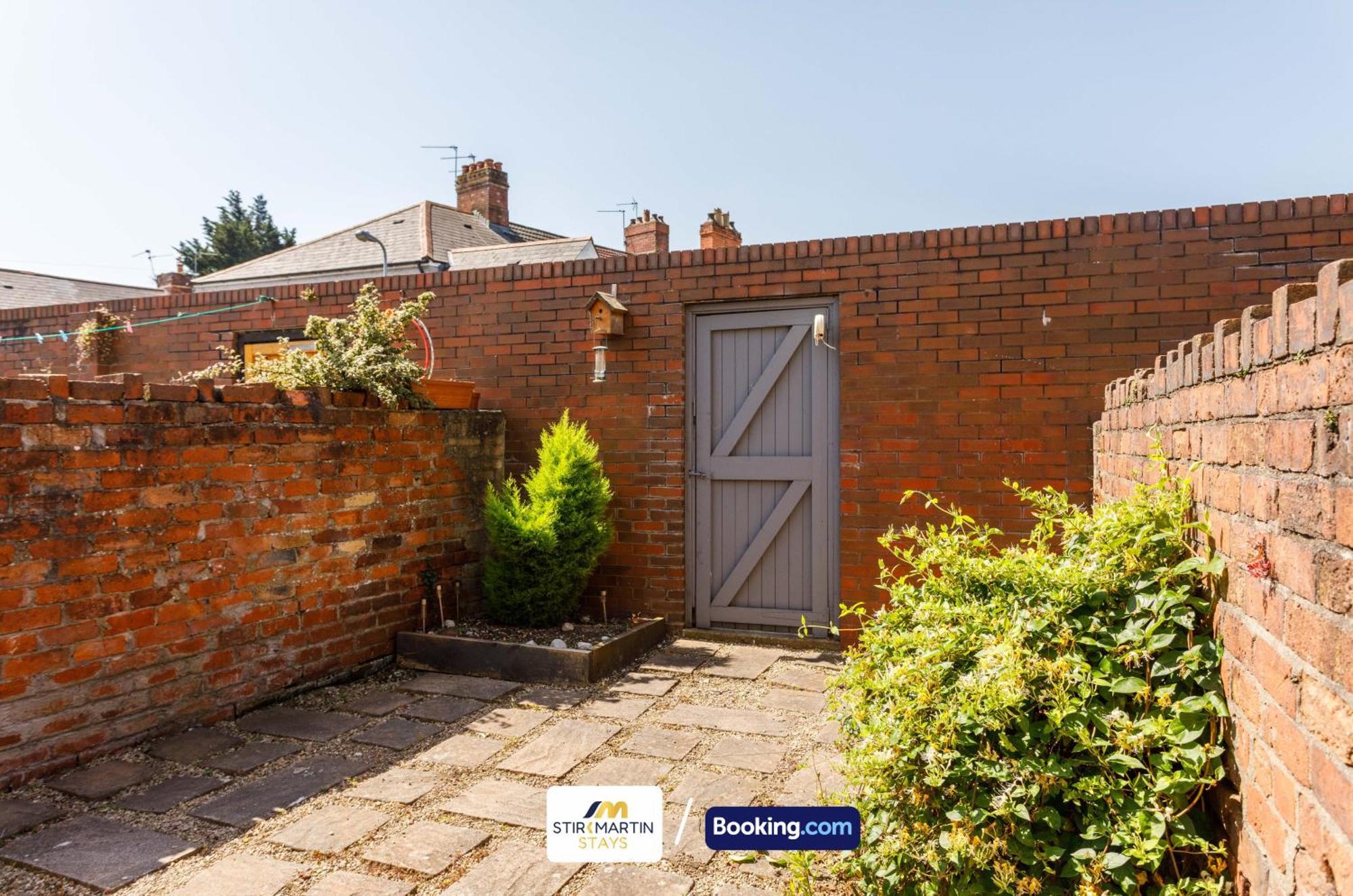 Comfy 3Bed House By Stirkmartin Stays Short Lets & Serviced Accommodation Cardiff With Free Parking & 8Mins To City Centre Zewnętrze zdjęcie