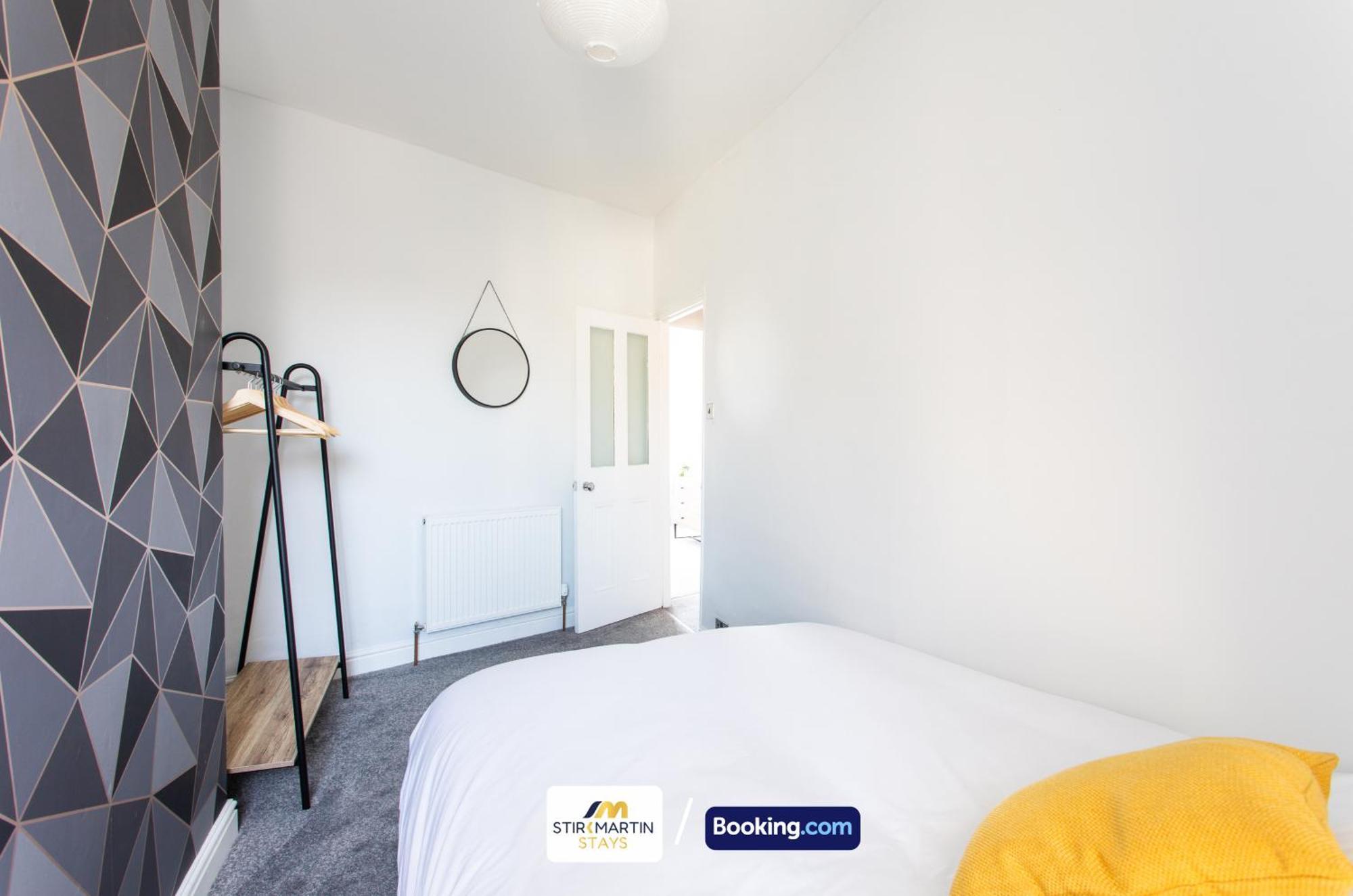 Comfy 3Bed House By Stirkmartin Stays Short Lets & Serviced Accommodation Cardiff With Free Parking & 8Mins To City Centre Zewnętrze zdjęcie