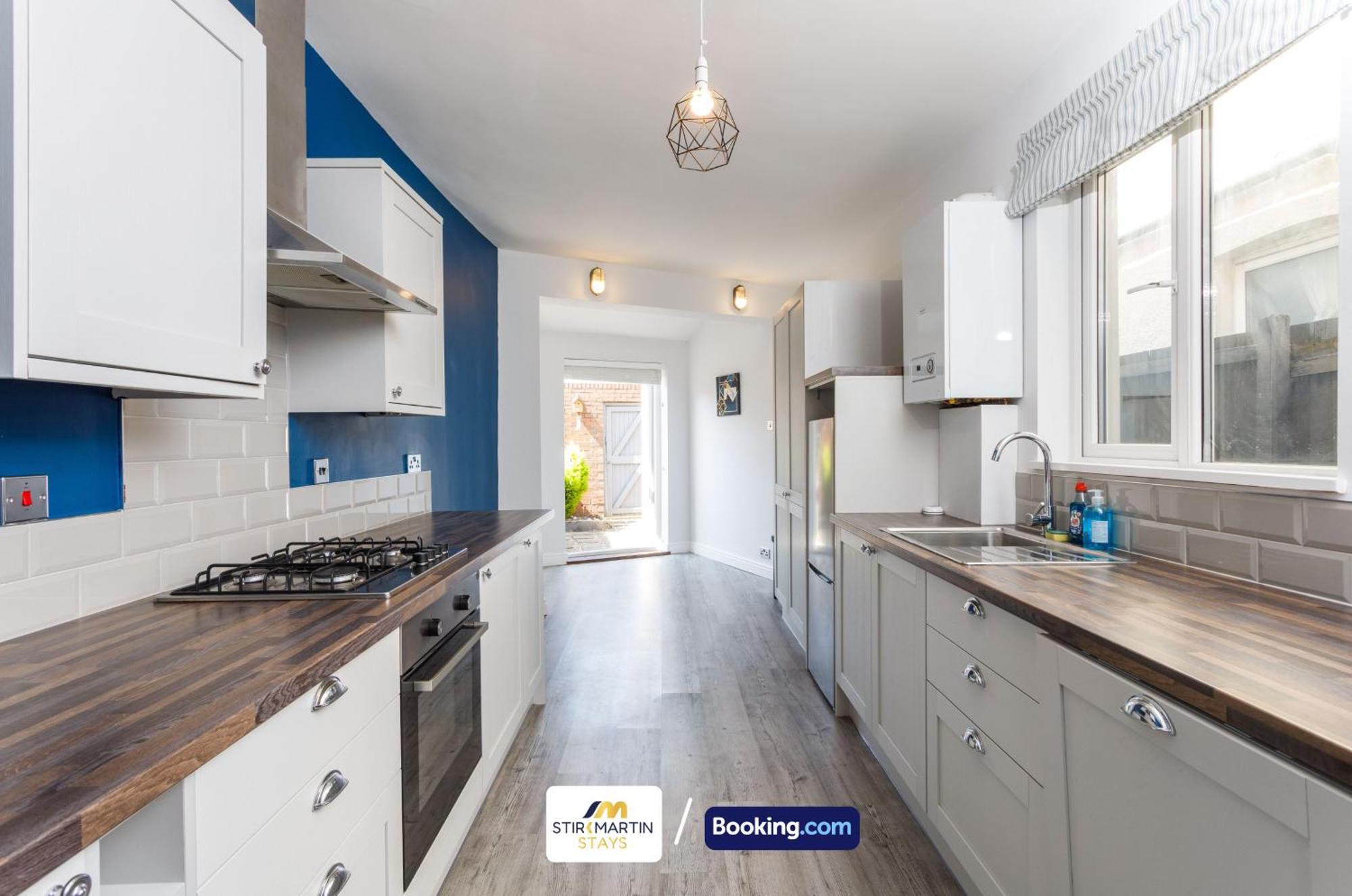 Comfy 3Bed House By Stirkmartin Stays Short Lets & Serviced Accommodation Cardiff With Free Parking & 8Mins To City Centre Zewnętrze zdjęcie