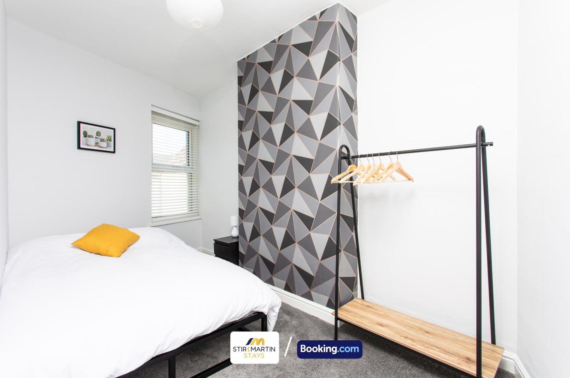 Comfy 3Bed House By Stirkmartin Stays Short Lets & Serviced Accommodation Cardiff With Free Parking & 8Mins To City Centre Zewnętrze zdjęcie