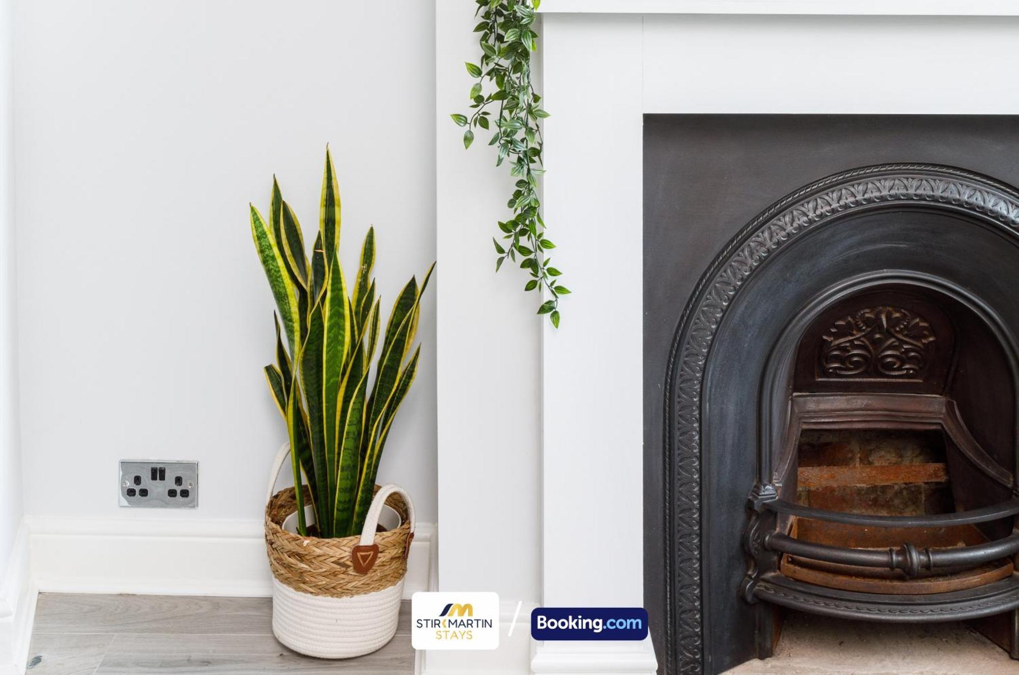 Comfy 3Bed House By Stirkmartin Stays Short Lets & Serviced Accommodation Cardiff With Free Parking & 8Mins To City Centre Zewnętrze zdjęcie