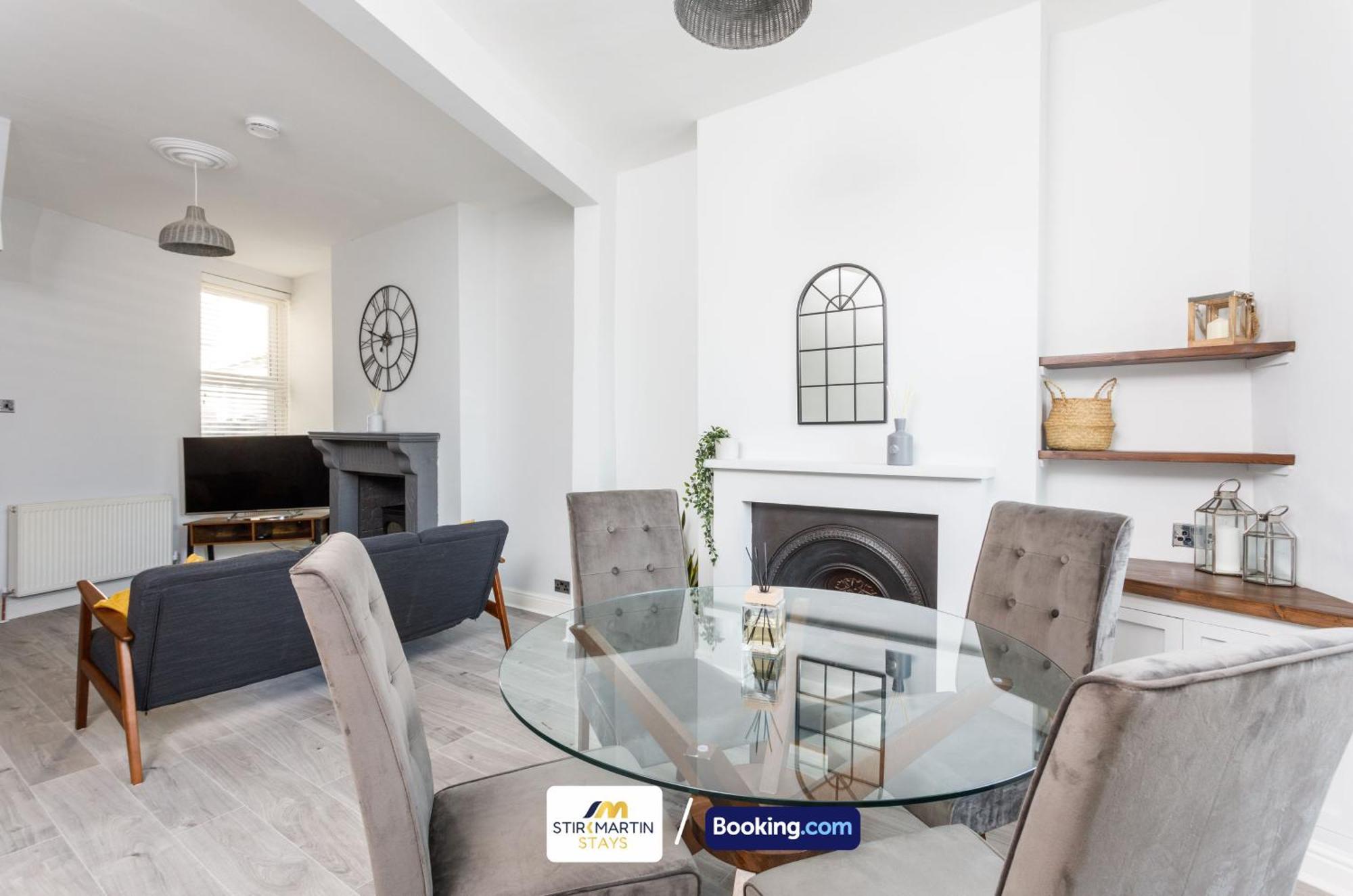 Comfy 3Bed House By Stirkmartin Stays Short Lets & Serviced Accommodation Cardiff With Free Parking & 8Mins To City Centre Zewnętrze zdjęcie