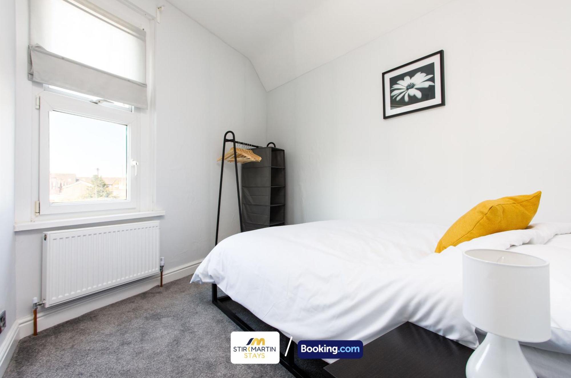 Comfy 3Bed House By Stirkmartin Stays Short Lets & Serviced Accommodation Cardiff With Free Parking & 8Mins To City Centre Zewnętrze zdjęcie