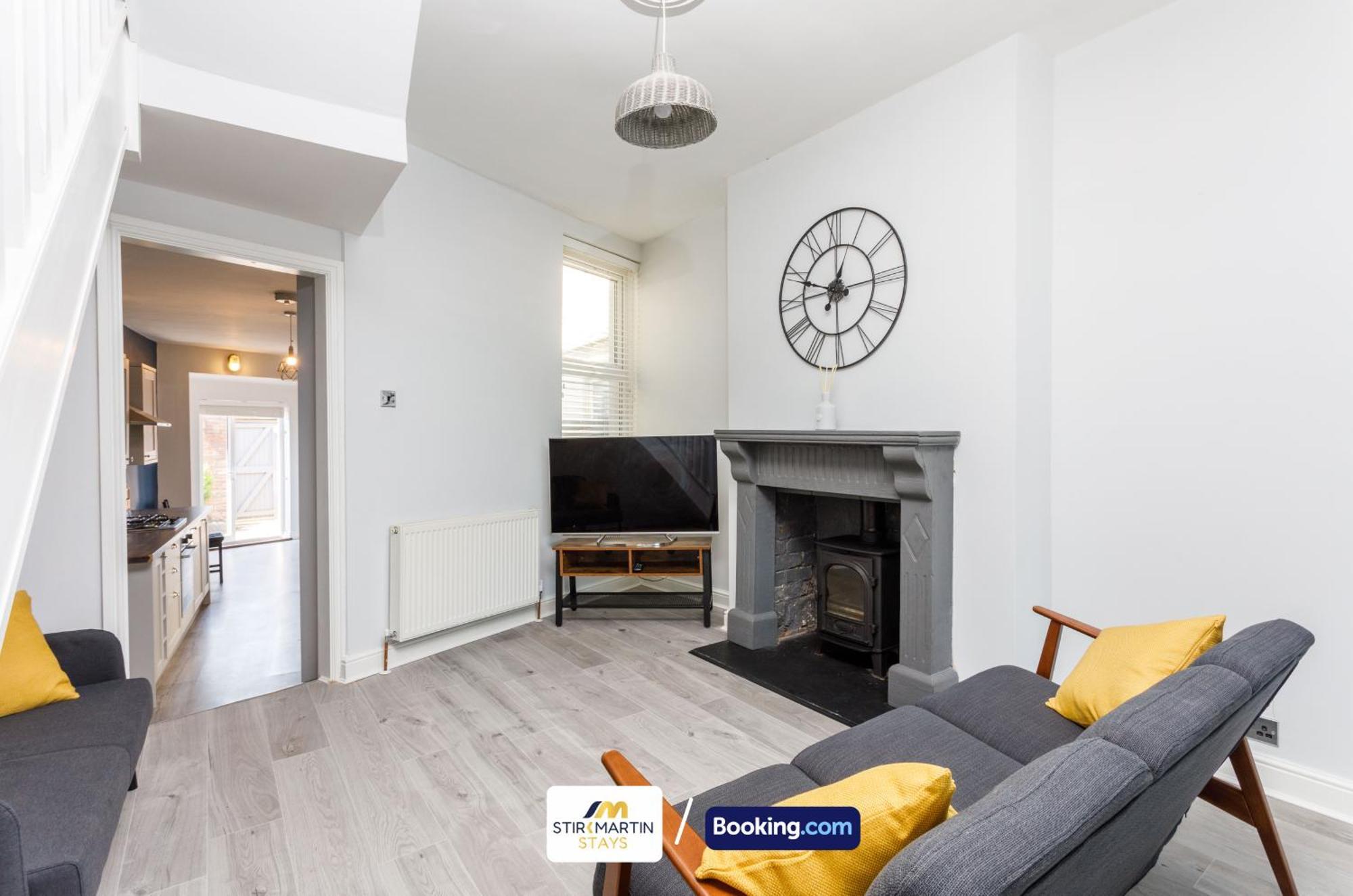 Comfy 3Bed House By Stirkmartin Stays Short Lets & Serviced Accommodation Cardiff With Free Parking & 8Mins To City Centre Zewnętrze zdjęcie
