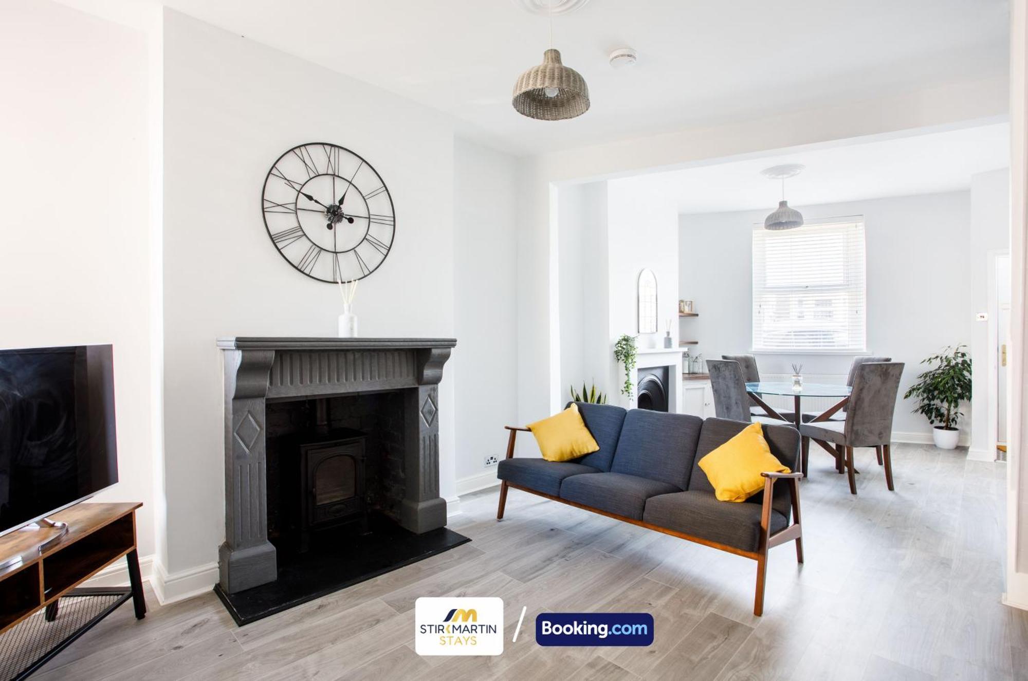 Comfy 3Bed House By Stirkmartin Stays Short Lets & Serviced Accommodation Cardiff With Free Parking & 8Mins To City Centre Zewnętrze zdjęcie