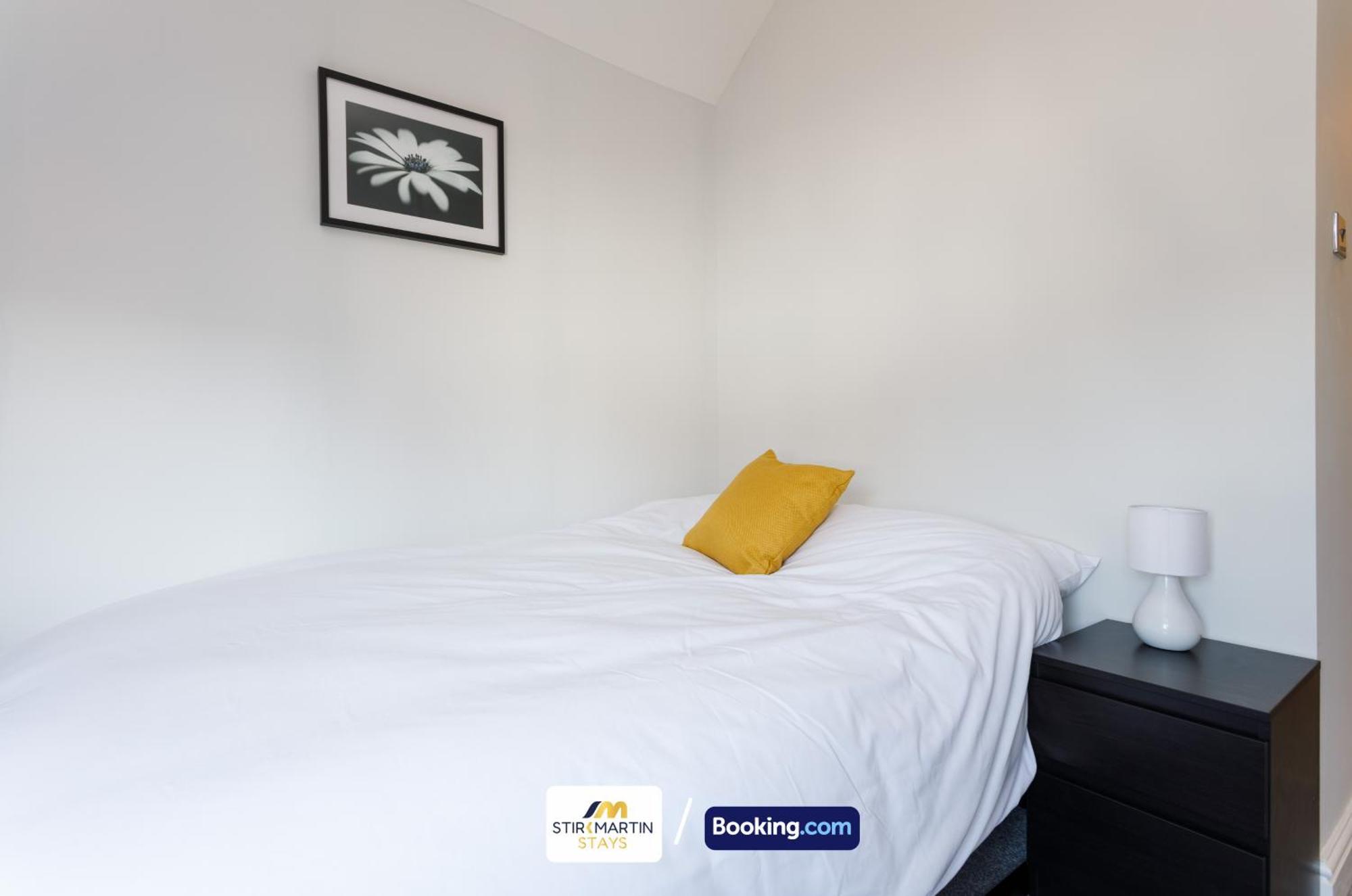 Comfy 3Bed House By Stirkmartin Stays Short Lets & Serviced Accommodation Cardiff With Free Parking & 8Mins To City Centre Zewnętrze zdjęcie